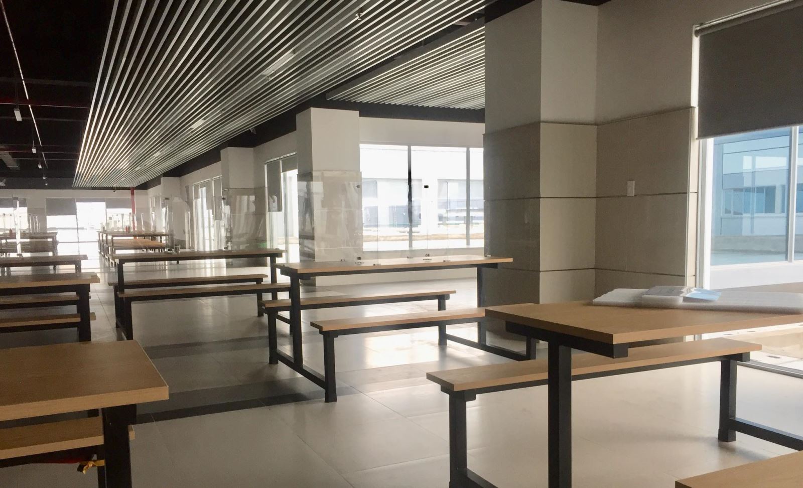 LẮP ĐẶT RÈM CUỐN VĂN PHÒNG TẠI ĐỒNG VĂN 3 HÀ NAM 0975765295