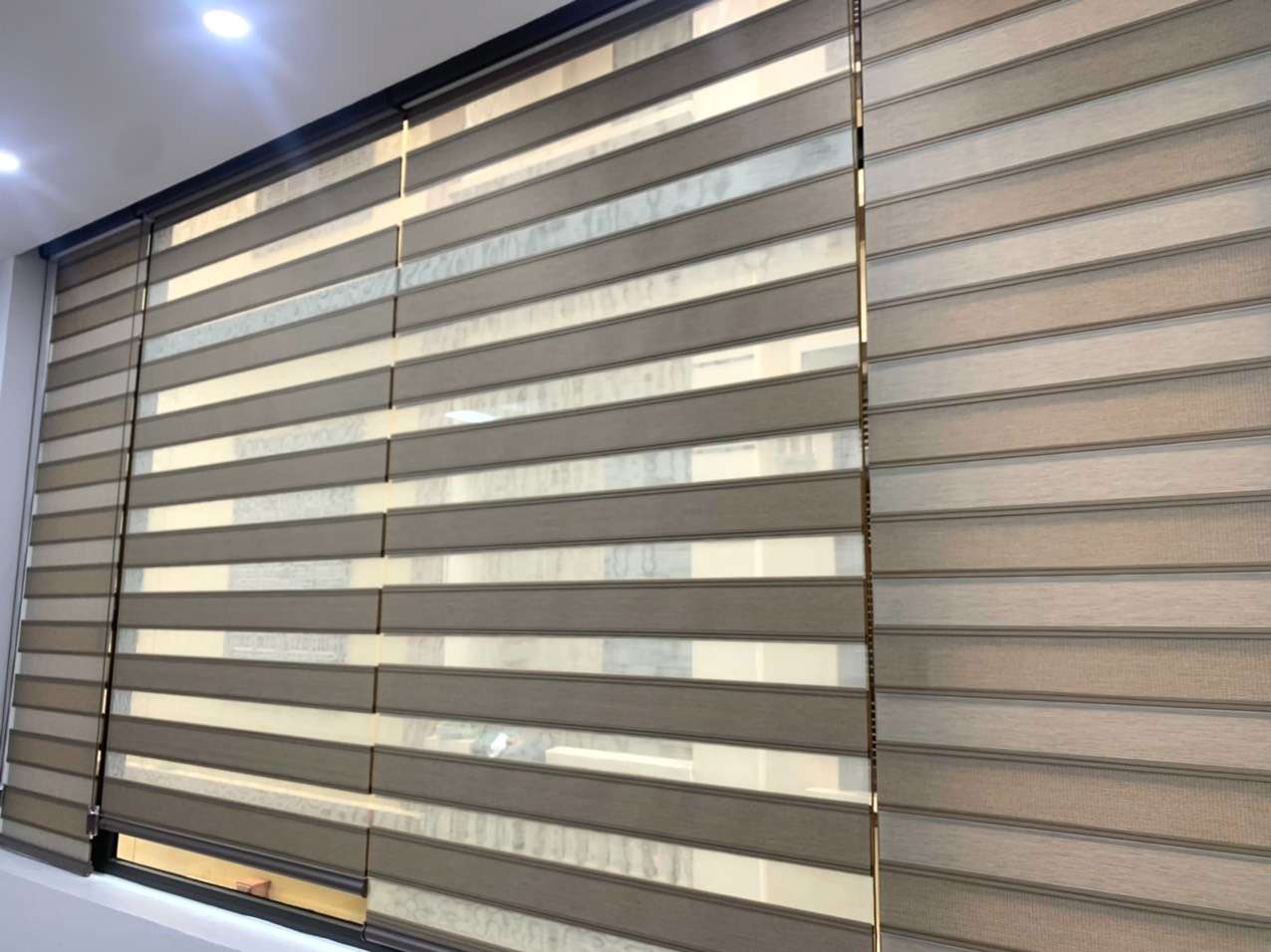 Rèm cầu vồng chống nắng 100%