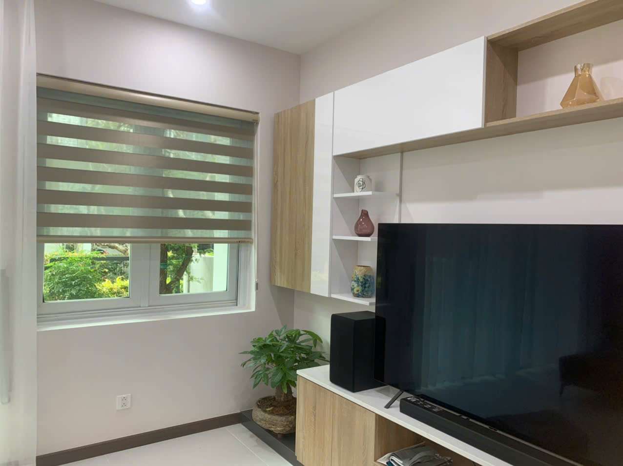 Rèm cầu vồng phòng khách tại Văn Phú, Hà Đông