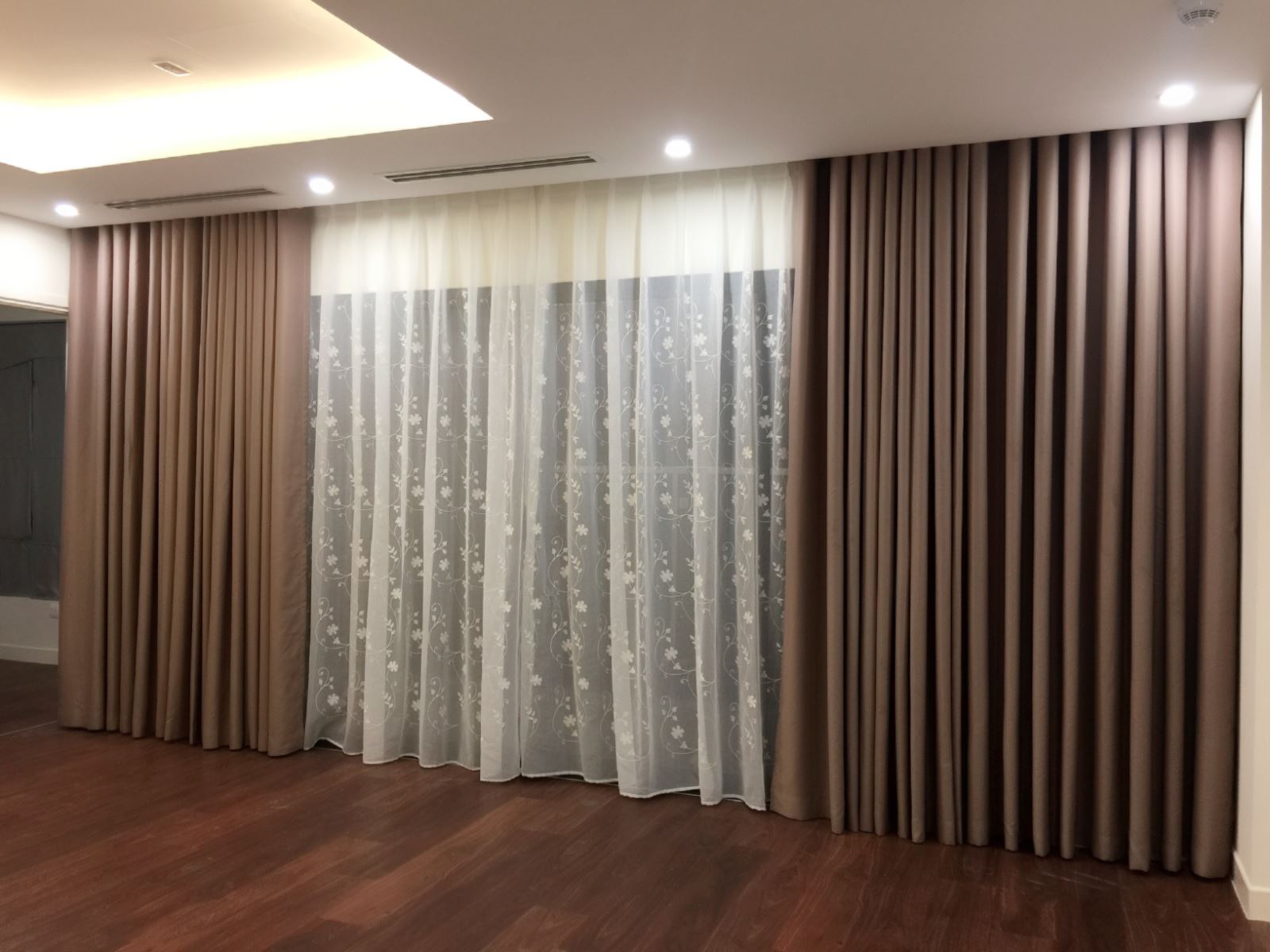 Các mẫu rèm cửa lắp âm trần sang trọng  0975765295