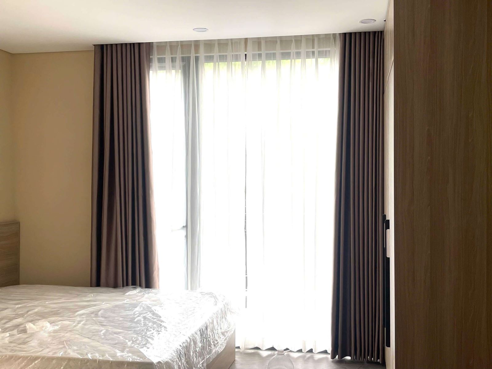 LẮP ĐẶT RÈM VẢI 2 LỚP TẠI LÔ 9E5 CẦU DIỄN