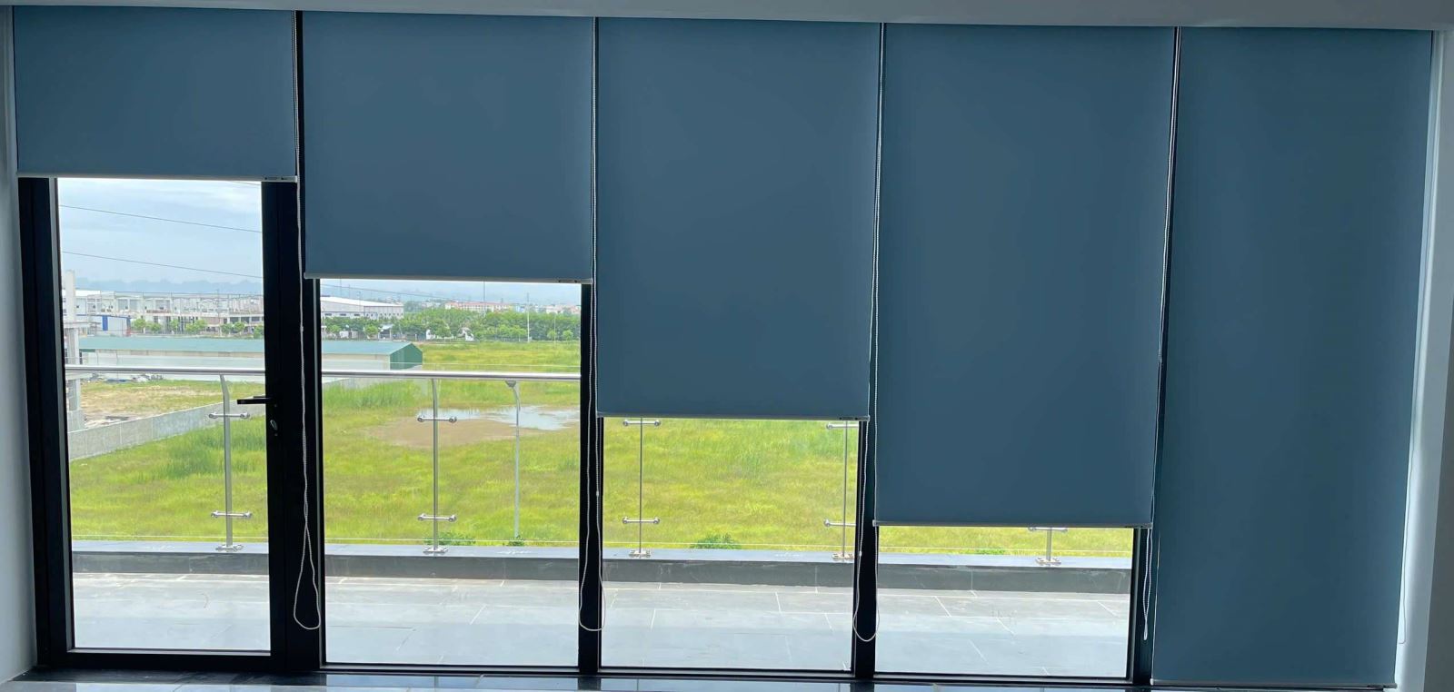 LẮP RÈM CUỐN VĂN PHÒNG TẠI ĐỒNG VĂN