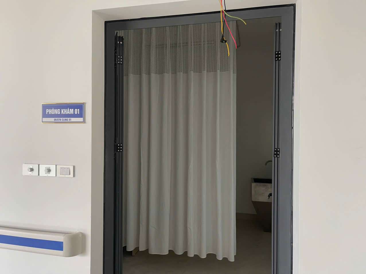 THI CÔNG RÈM TẠI BỆNH VIỆN PHỤ SẢN QUỐC OAI