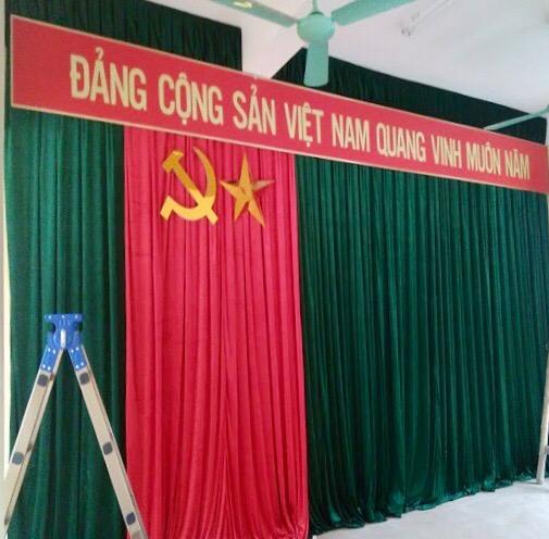 Có nên sử dụng rèm sân khấu hội trường giá rẻ tại Hà Nội