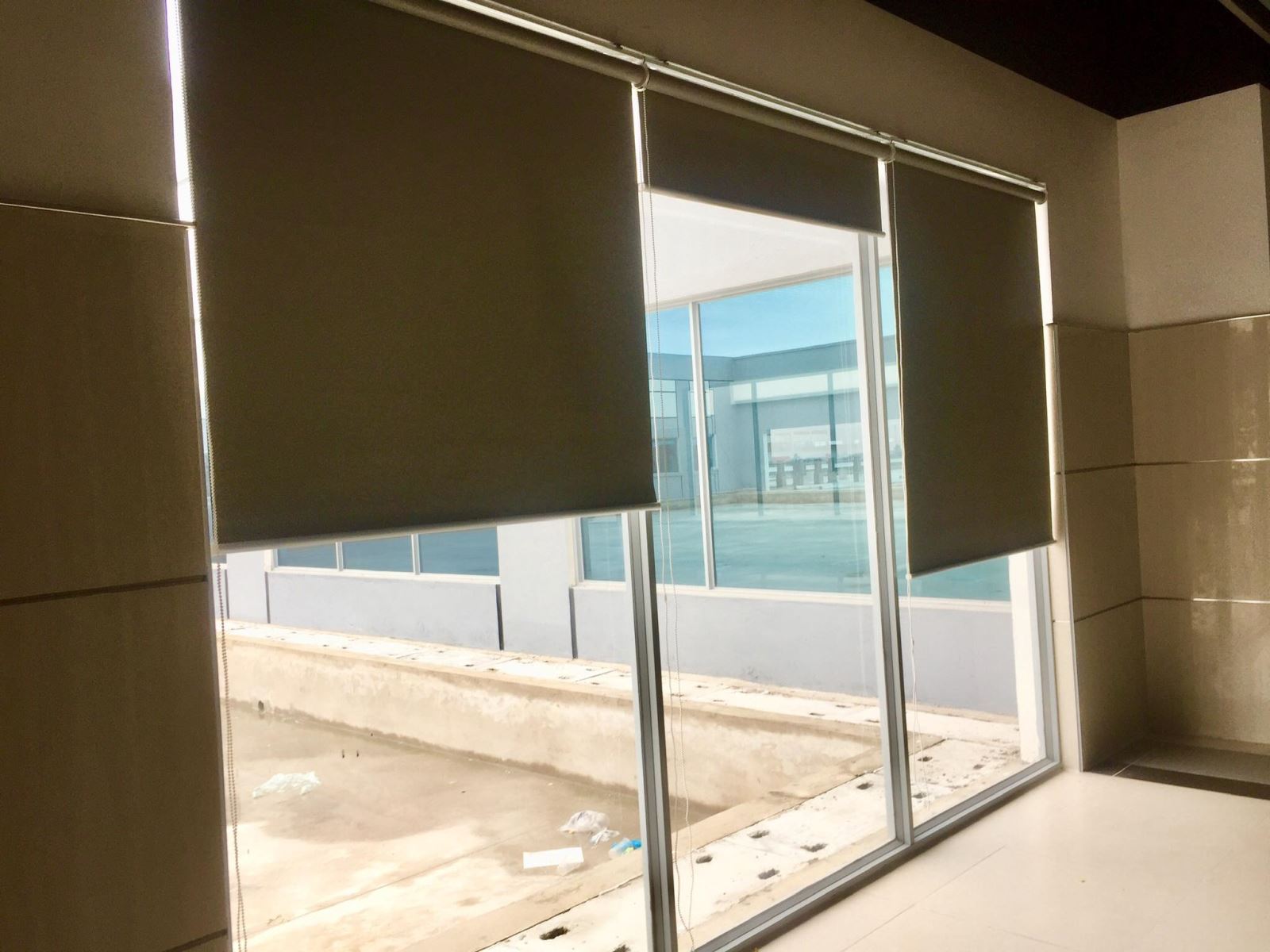 LẮP ĐẶT RÈM CUỐN VĂN PHÒNG TẠI ĐỒNG VĂN 3 HÀ NAM 0975765295