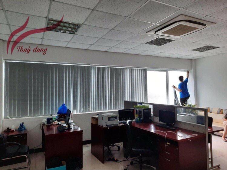 Rèm lá dọc chống nắng tại Quán Thánh, Ba Đình