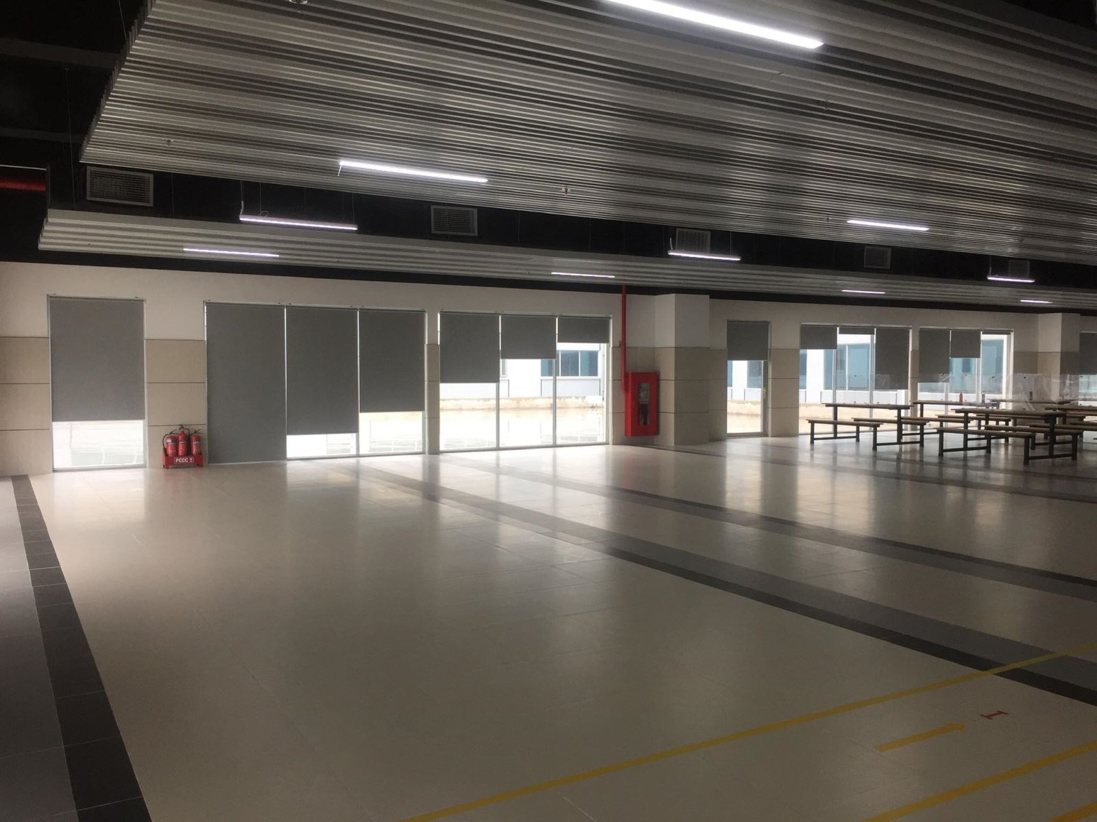 LẮP ĐẶT RÈM CUỐN VĂN PHÒNG TẠI ĐỒNG VĂN 3 HÀ NAM 0975765295