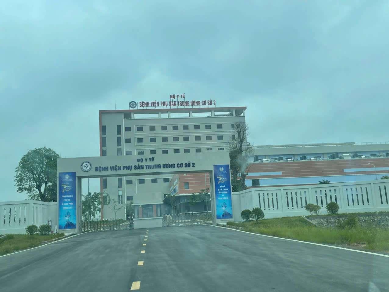 THI CÔNG RÈM TẠI BỆNH VIỆN PHỤ SẢN QUỐC OAI